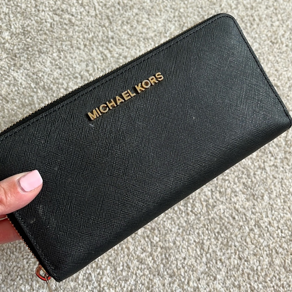 Black Michael Kors wallet